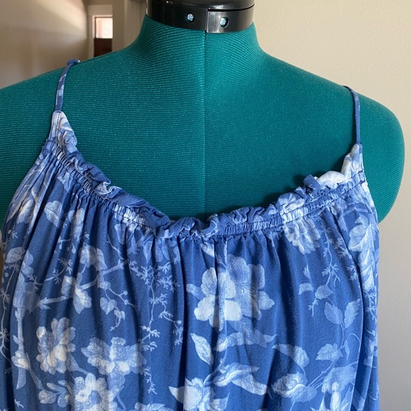 H&M blue flowered maxi - Picture 2 of 3